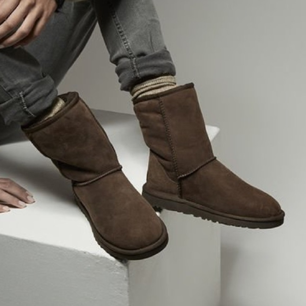 Ugg Classic Short chocolate size 6